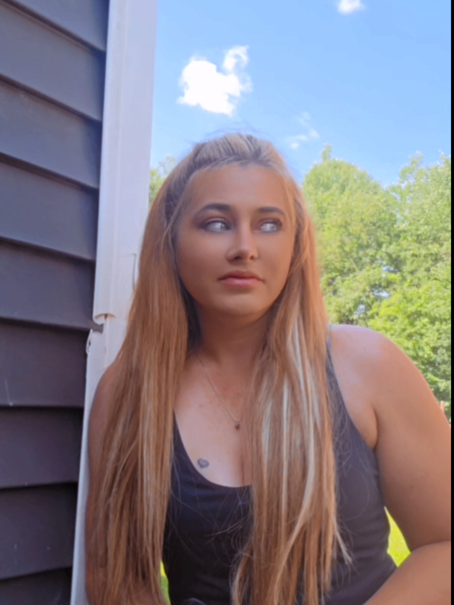 @ℂ𝕒𝕟𝕕𝕚🌻