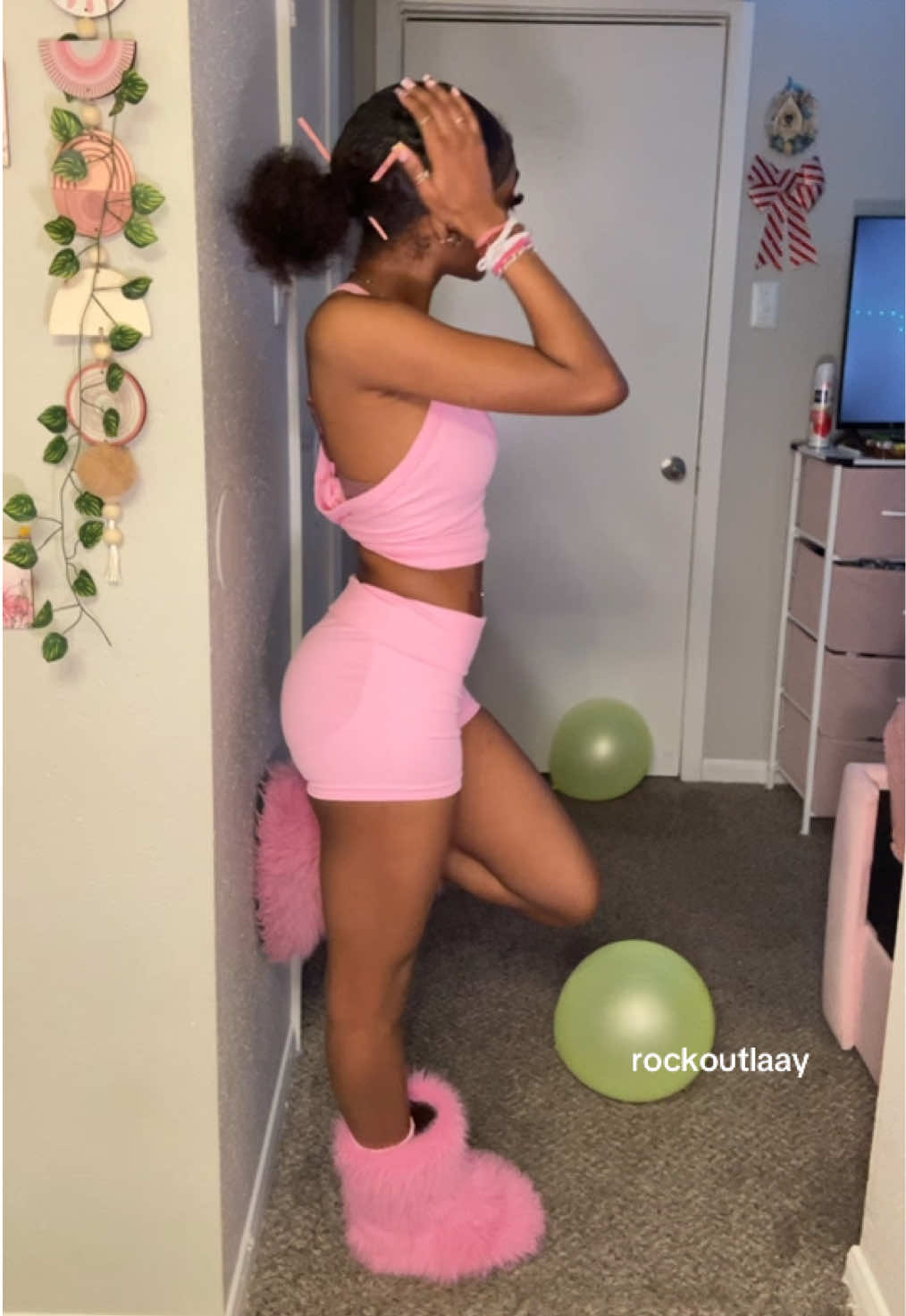 @rockoutlaay