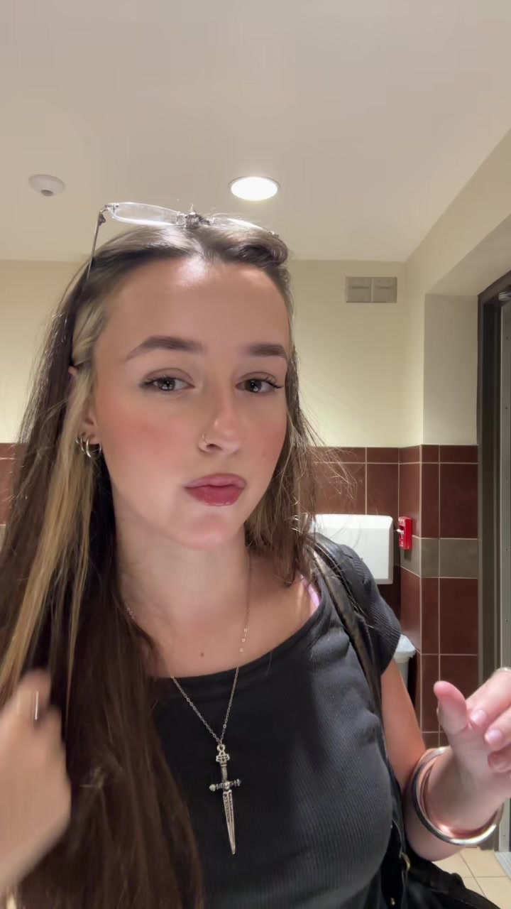 @phoebe