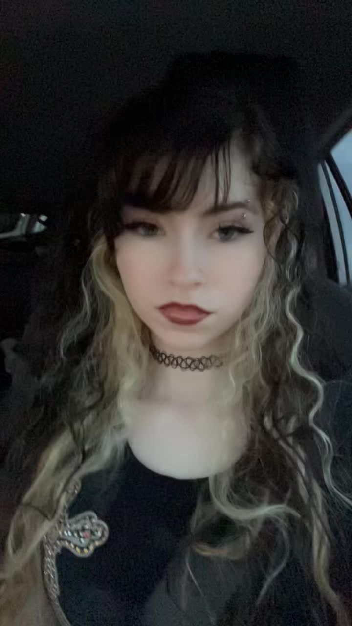 @Mae🦇