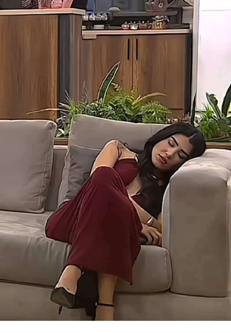 @โผ