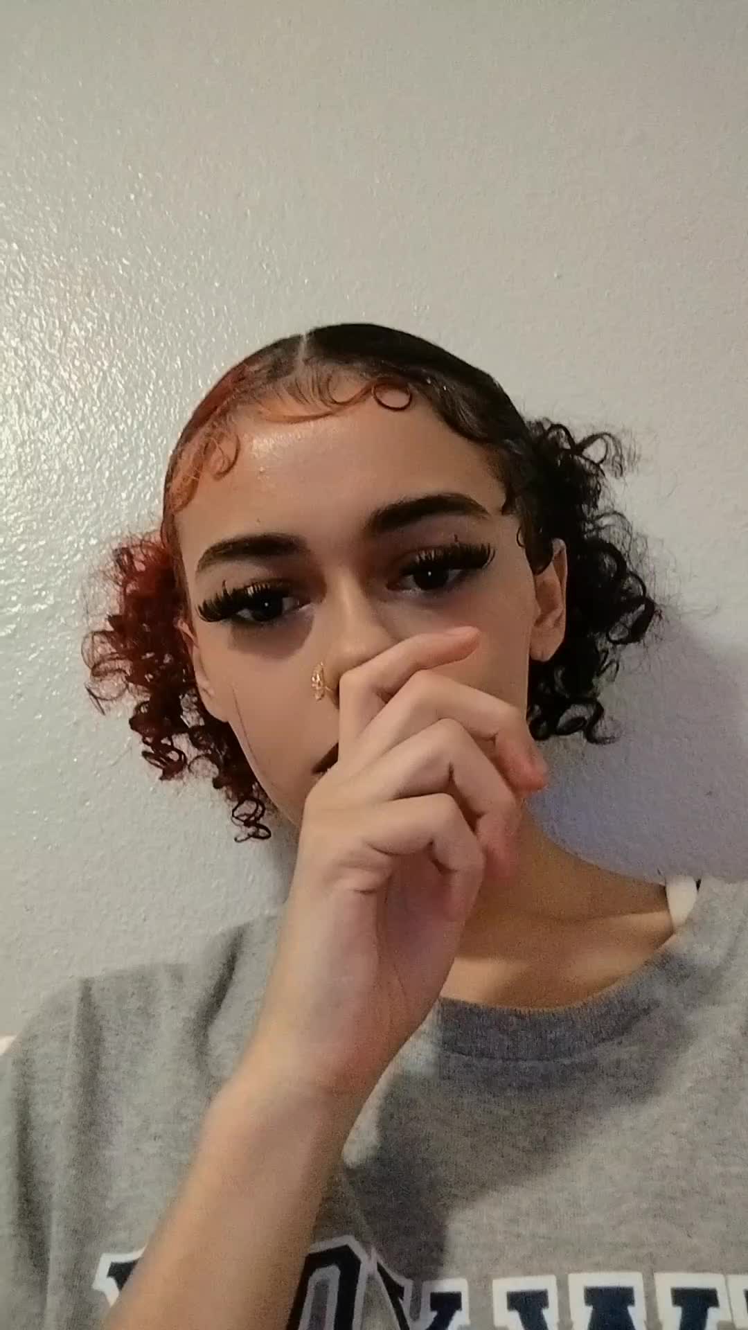 @⊰V⊱