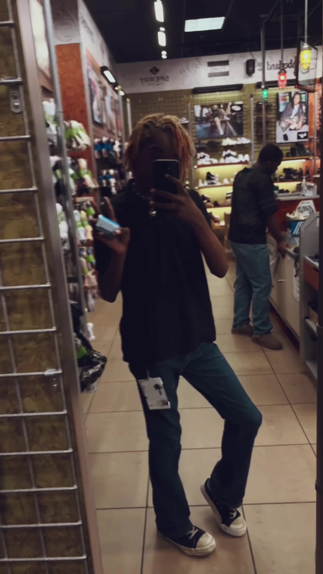 @⃟