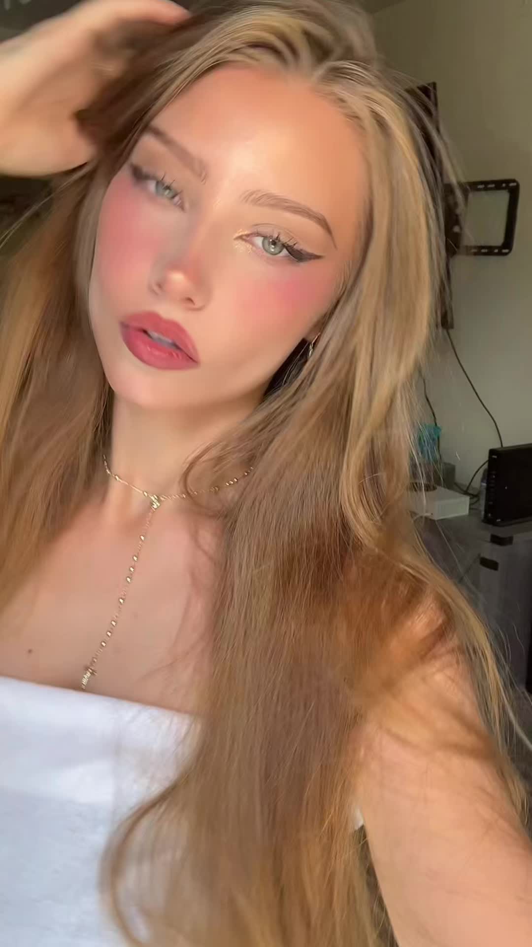 @CAM🪽