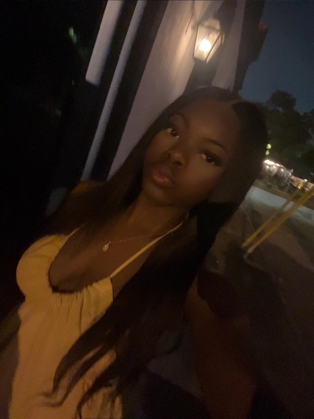 @r.