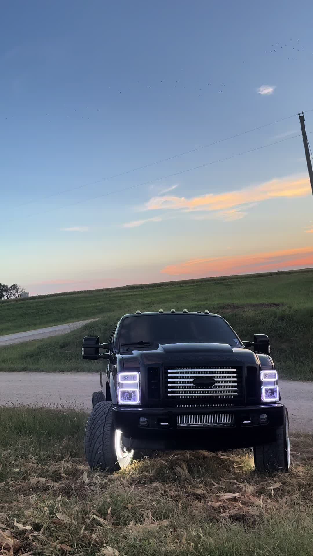@𝔢𝔪𝔢𝔯𝔰𝔬𝔫 👑