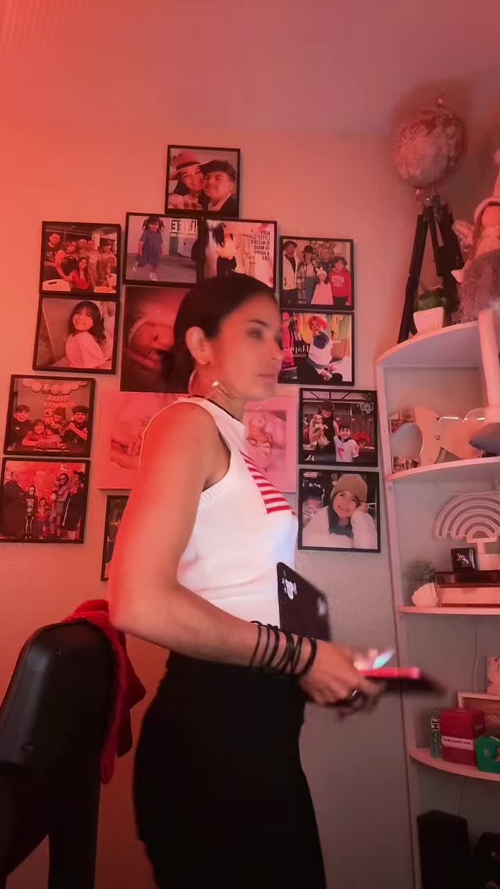 @Lovely_CarlyByrne