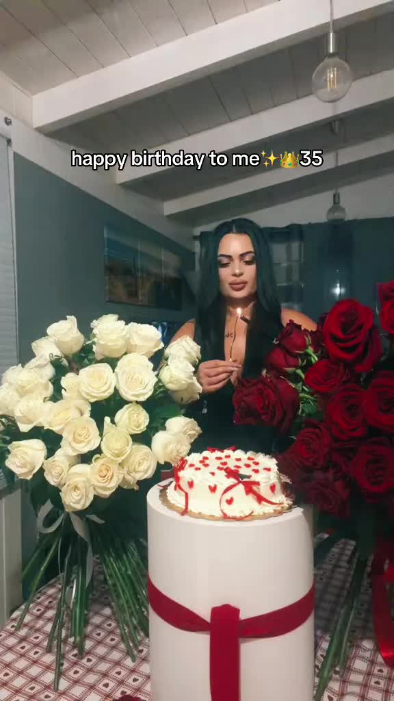 @👉🏻👑𝑄𝑈𝐸𝐸𝑁👑👈🏻