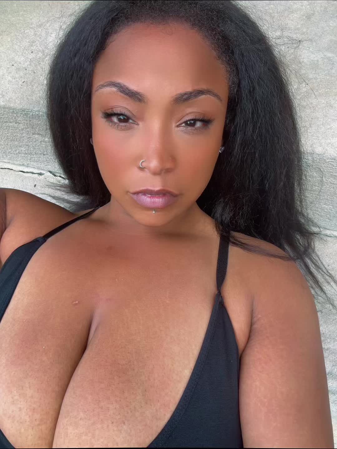 @KurvyKary