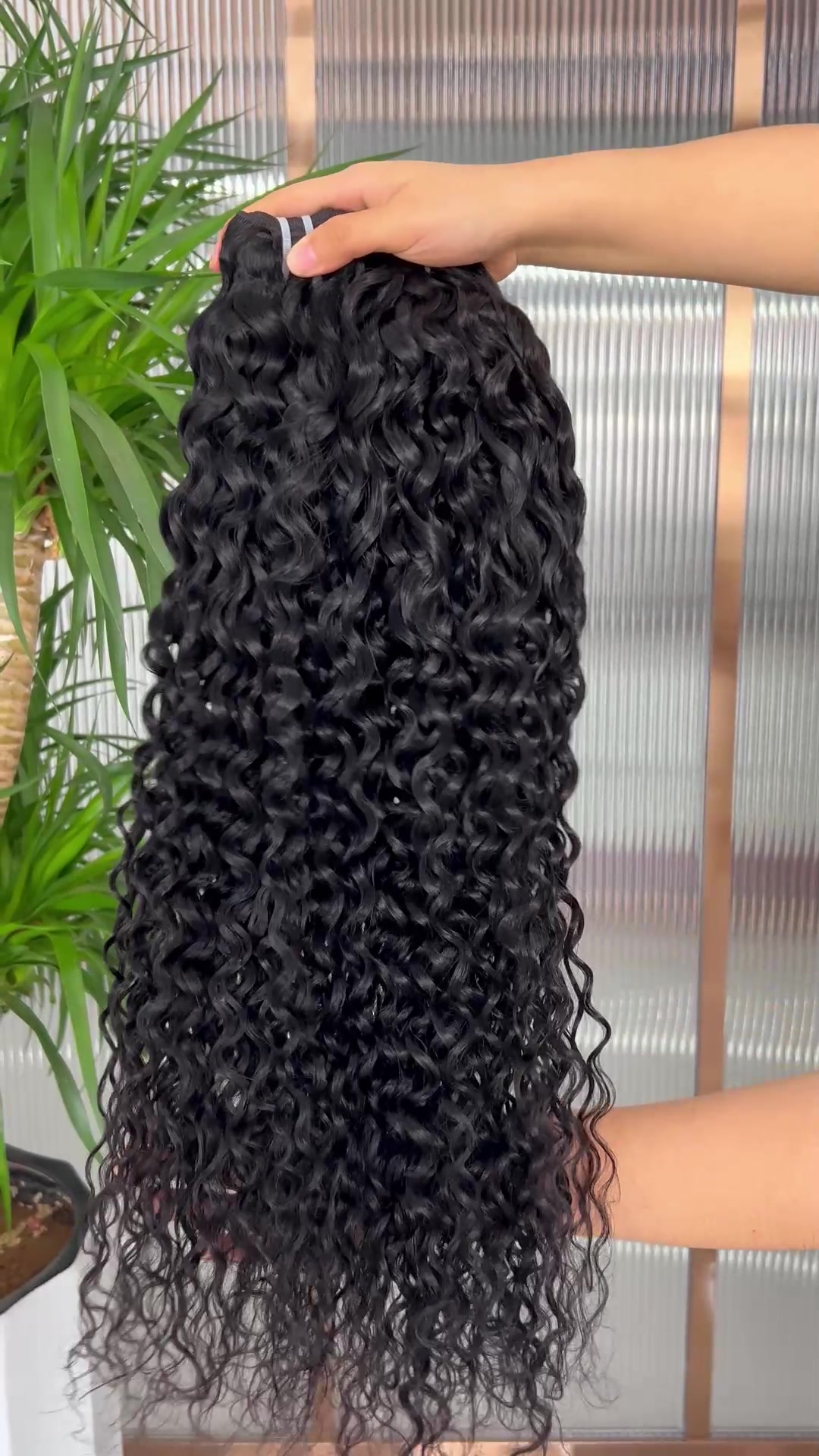 @uwigs hair