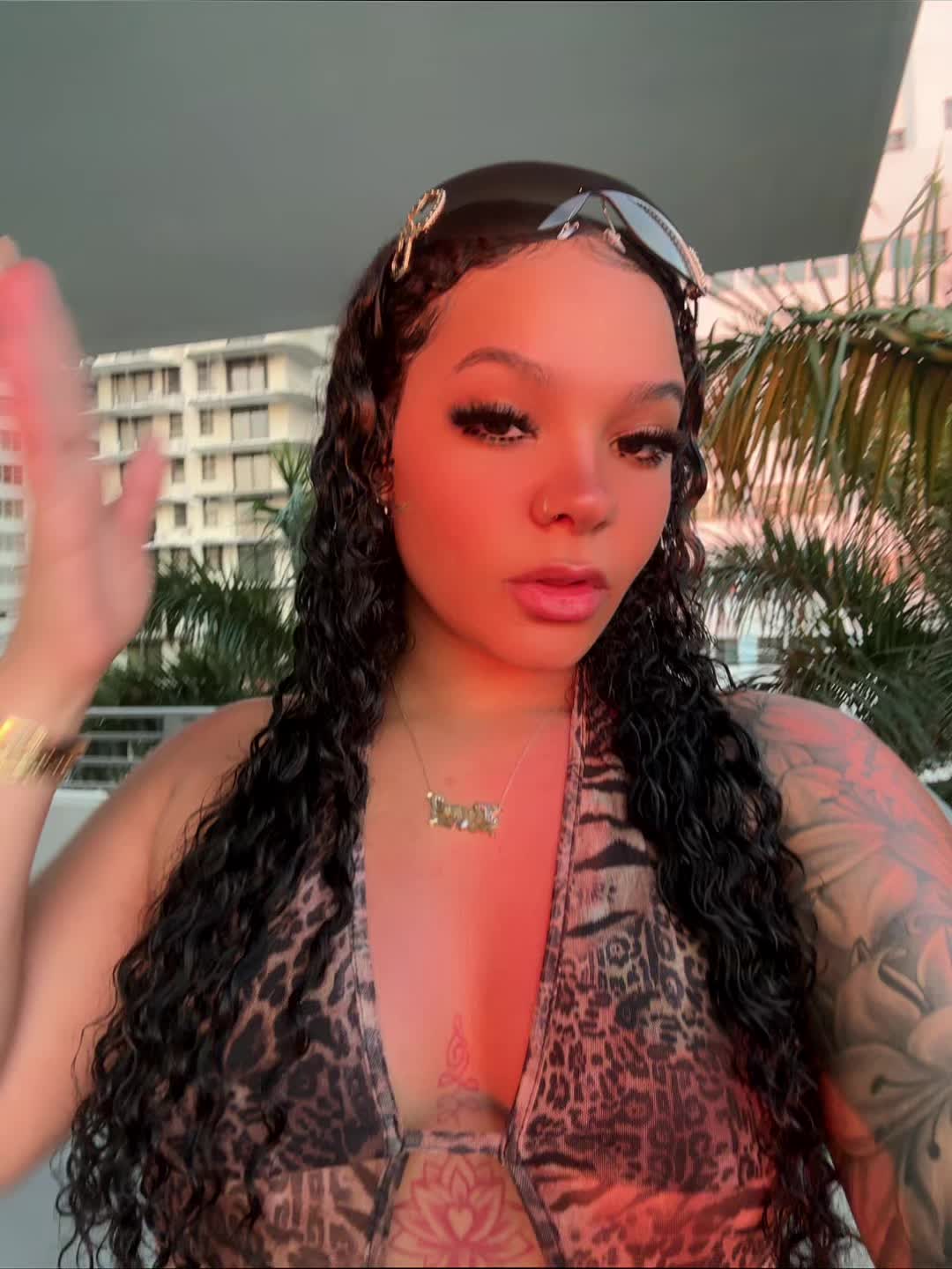 @t