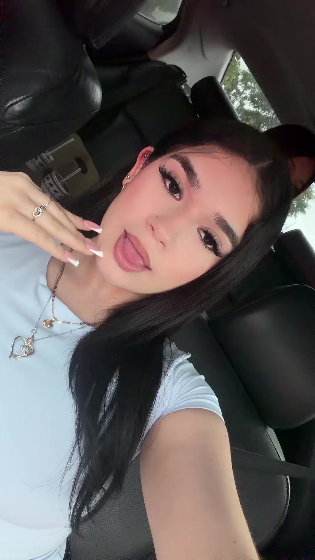 @️