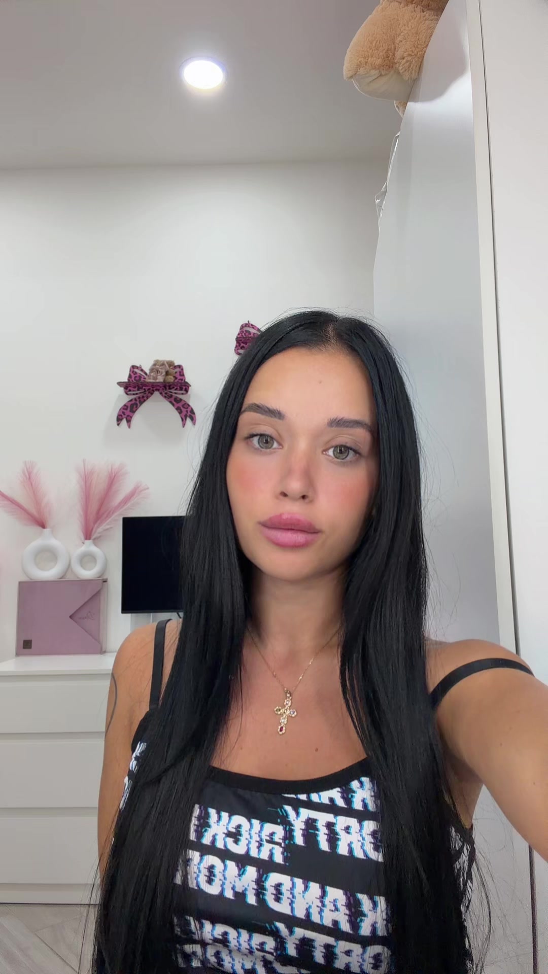 @tonyesara