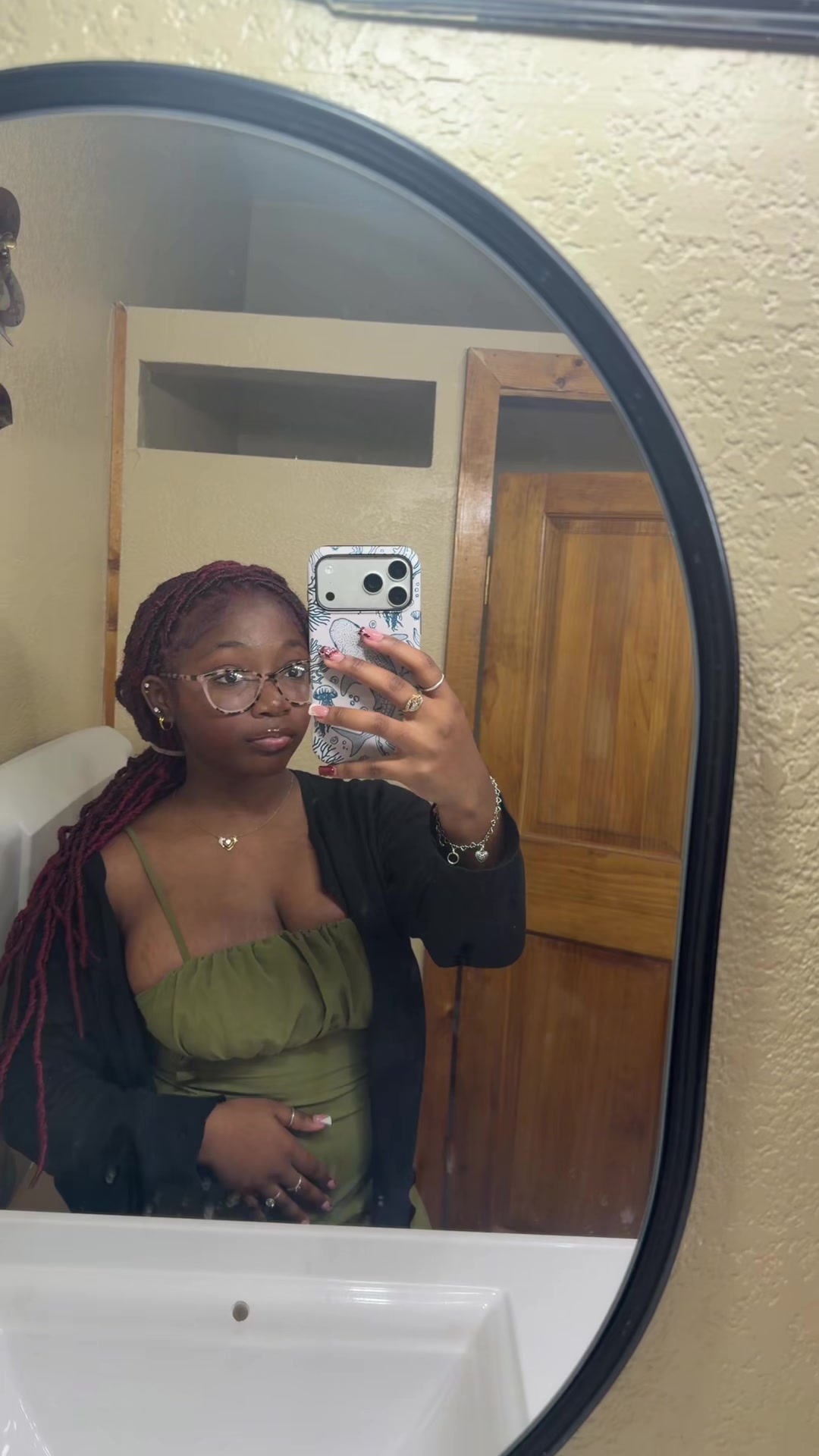 @ishanynicolee