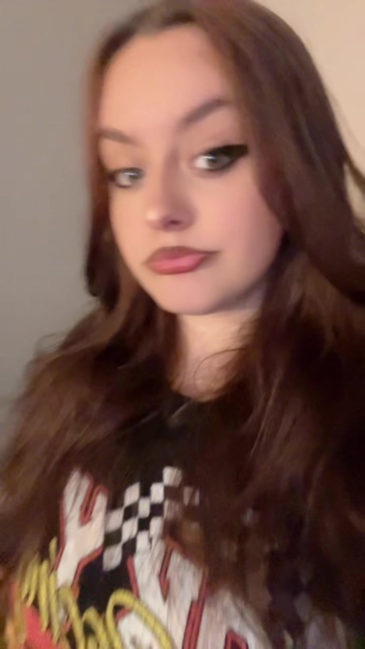 @Freaky fairy🧚♀️💋🫰