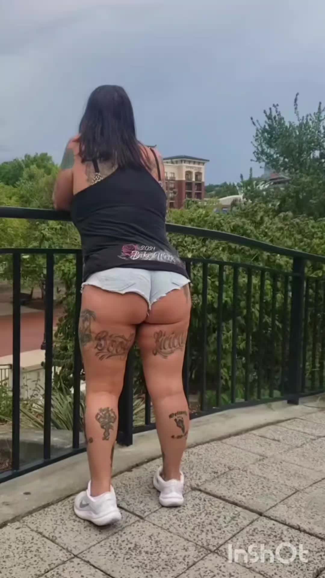 @April Foxx