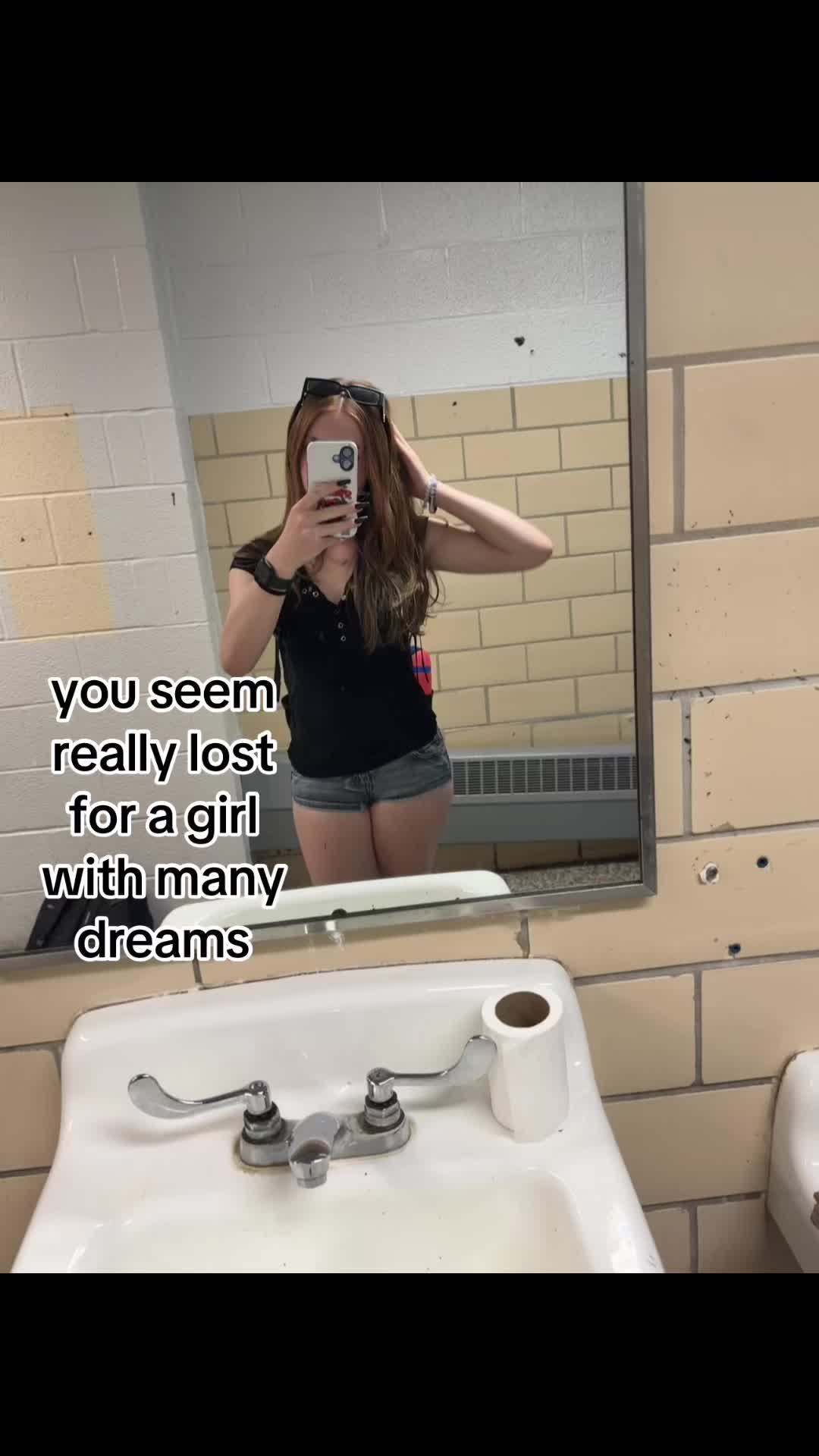 @⃟