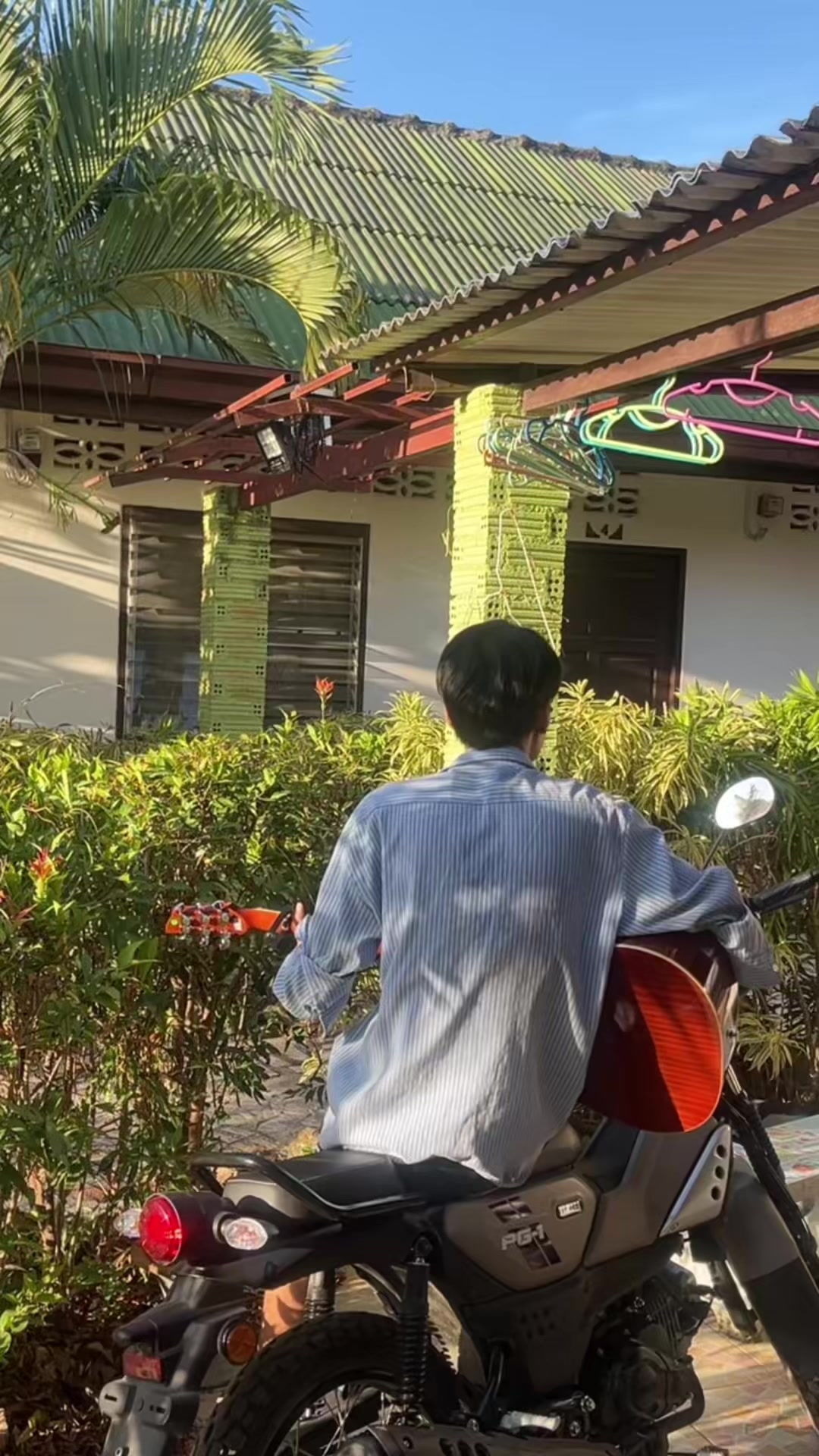 @Paing / 🎸