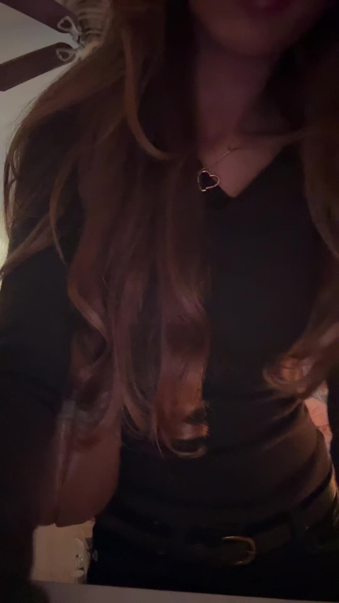 @𝐸𝓈𝓉𝒽𝑒𝓇 𝐹𝓇𝒶𝓎𝒹𝒶 🧁