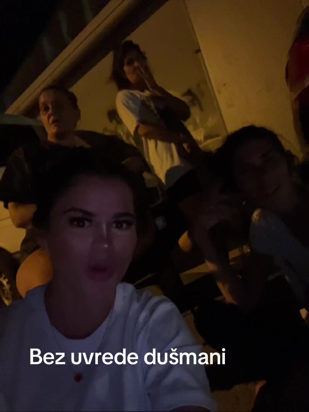 @Adelisa