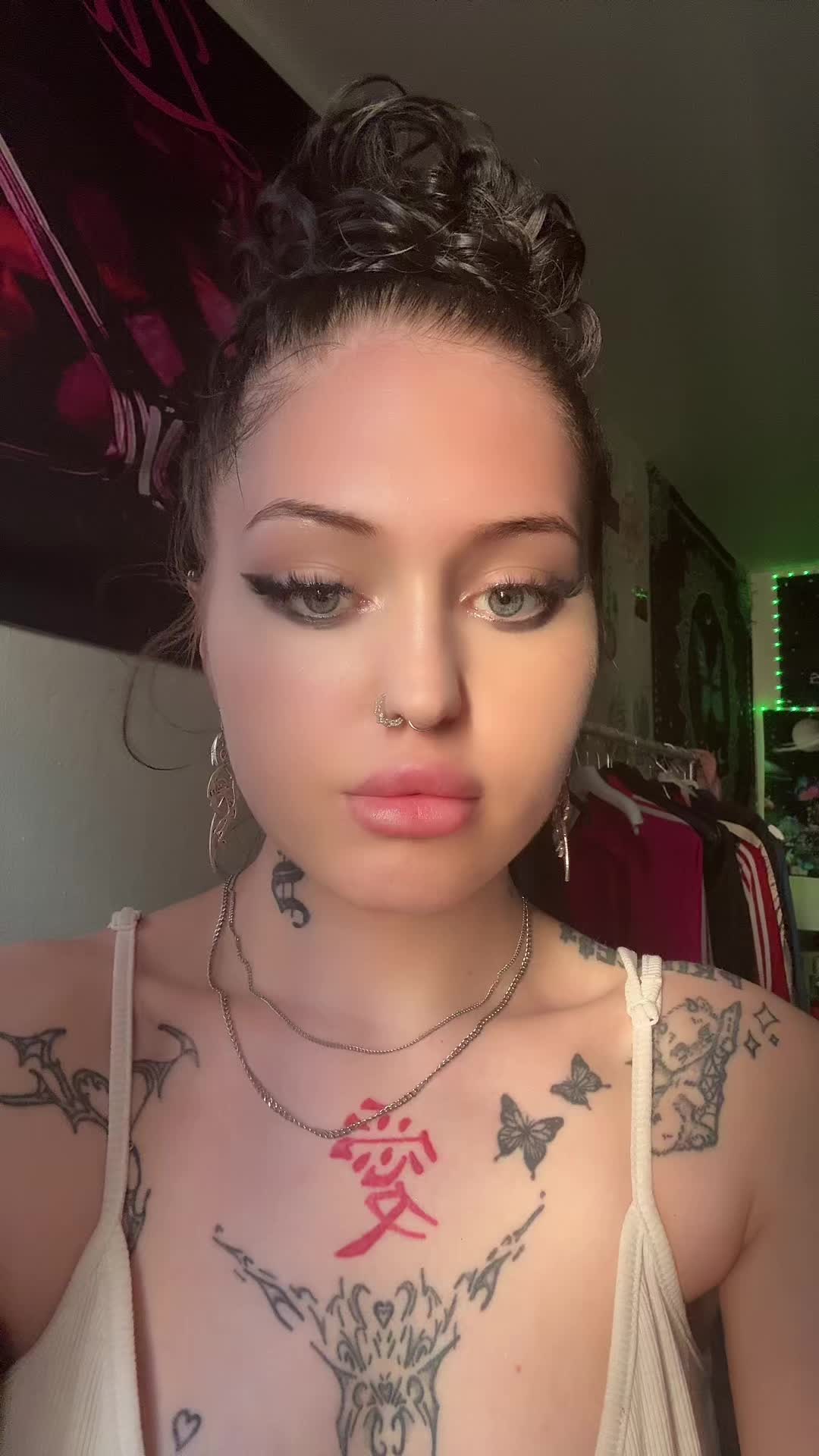 @🦋