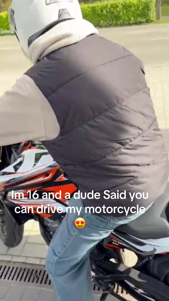 @MRlumos