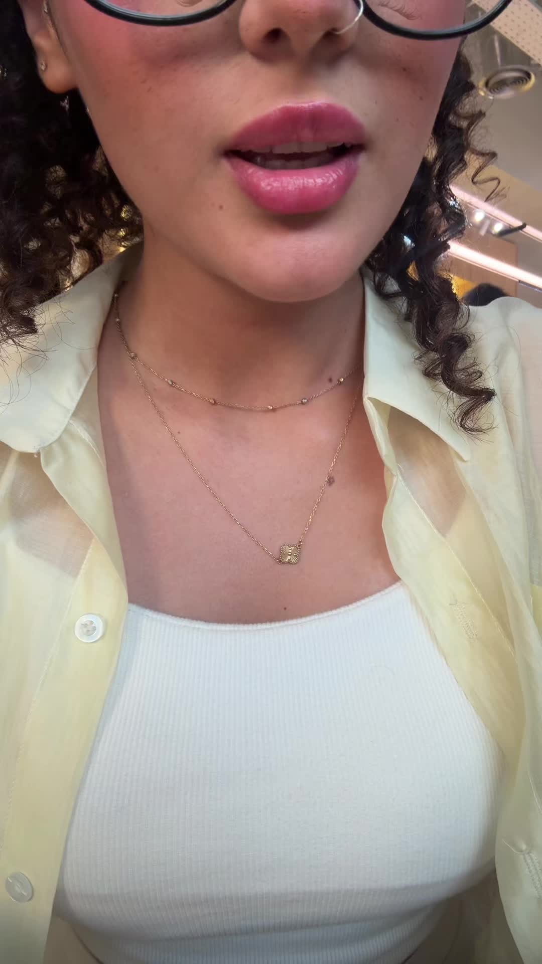 @iihelliyaa