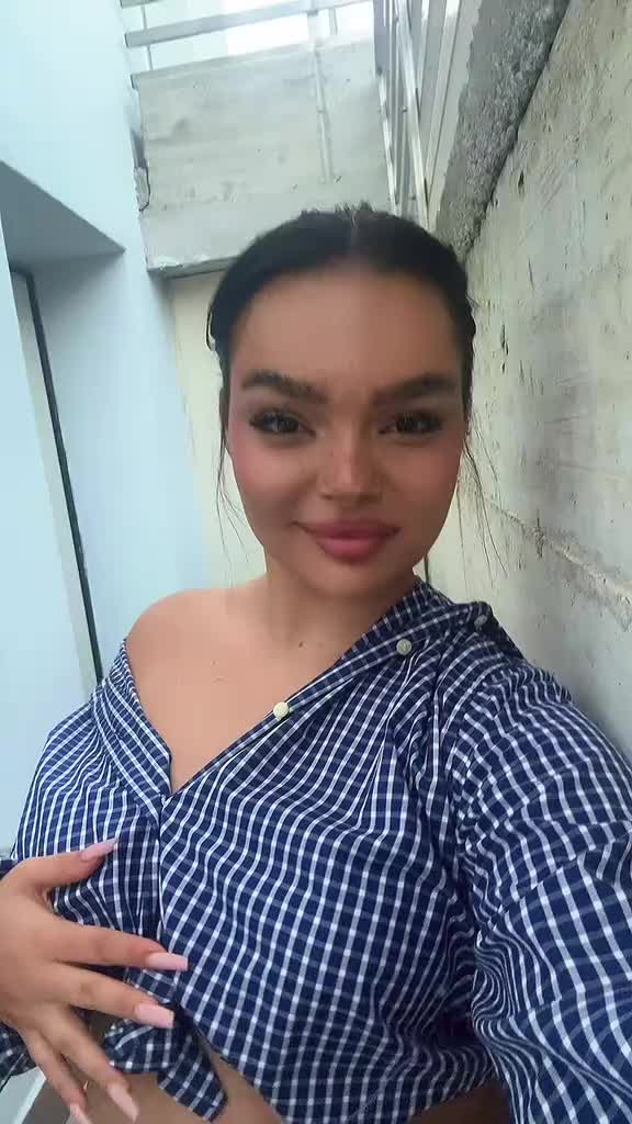 @Lara โก