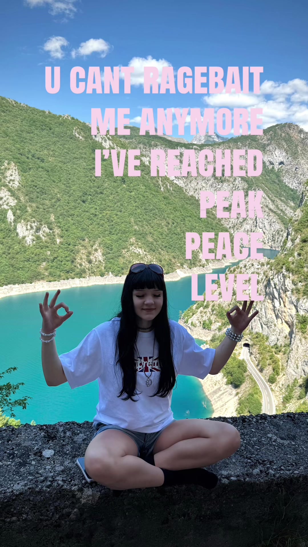 @🦄