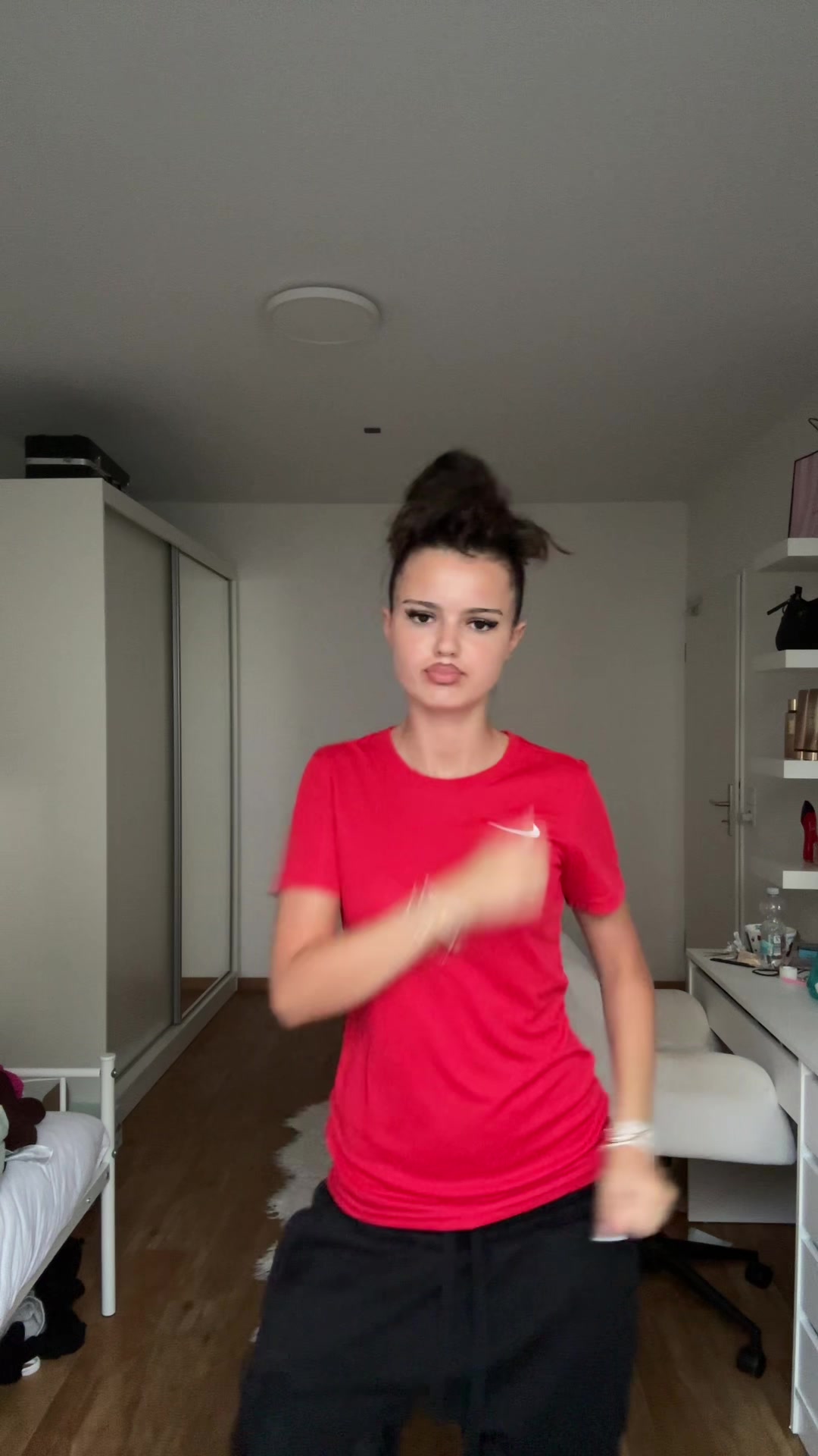 @user438537890