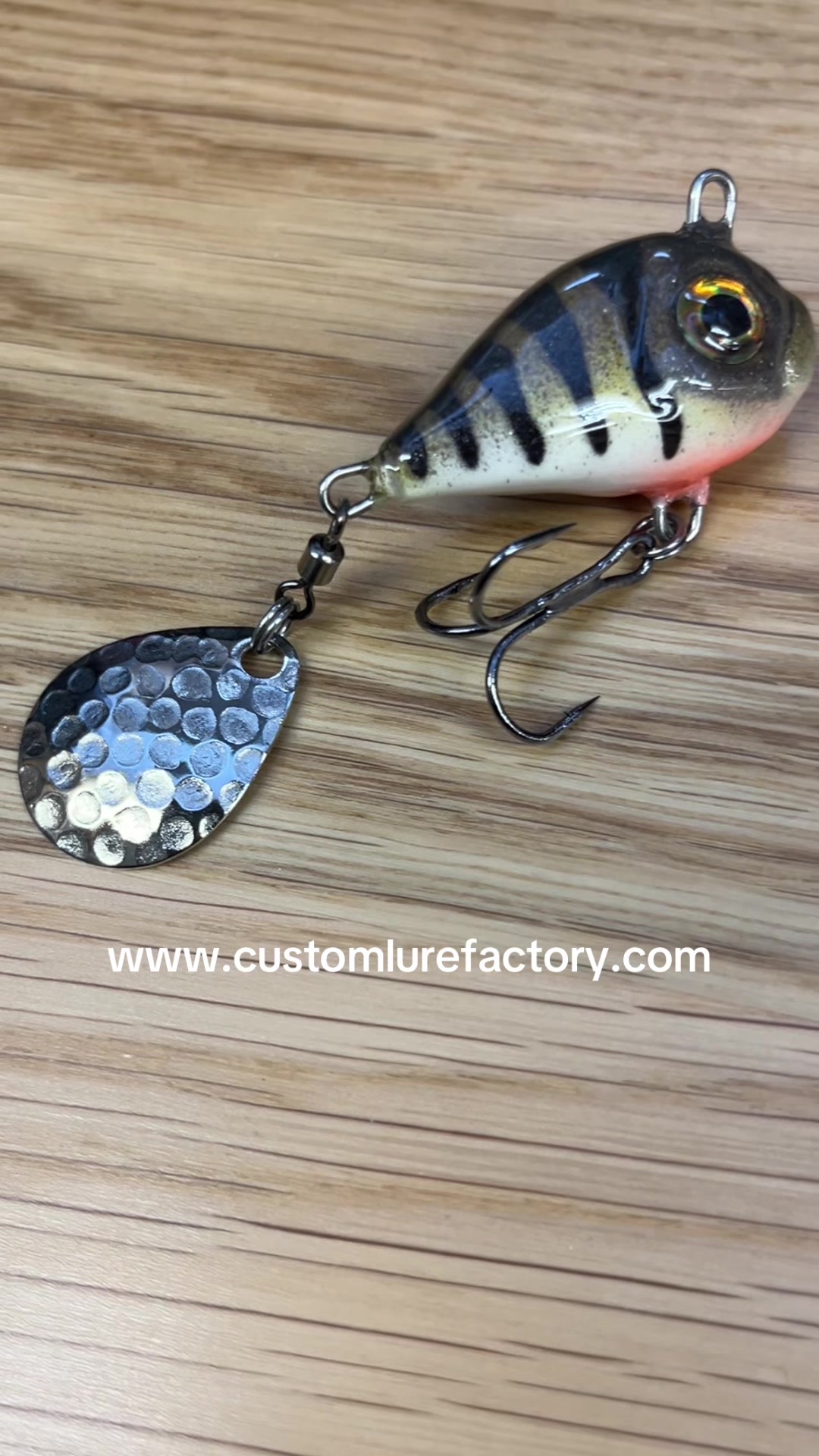 @Custom lure factory