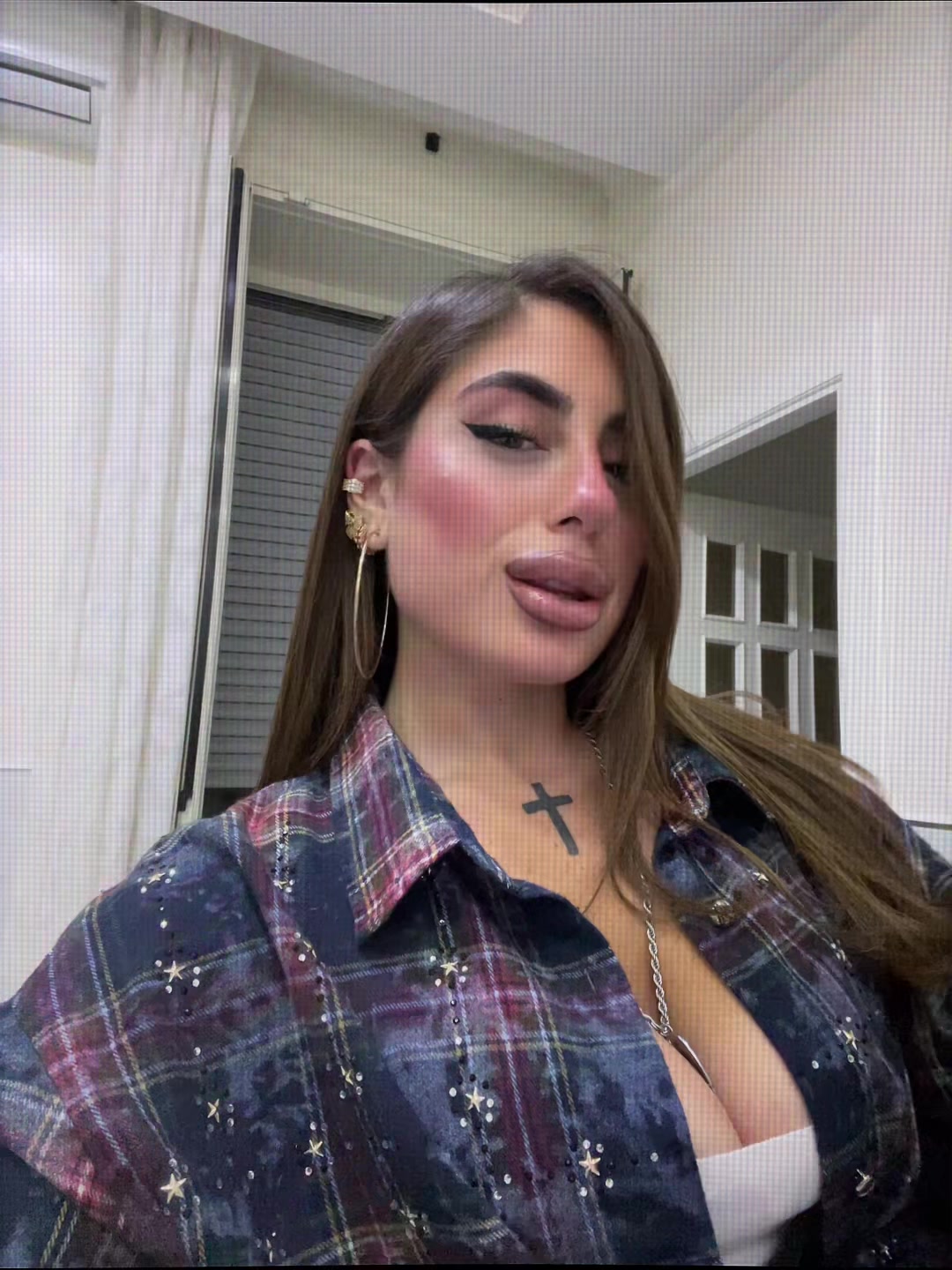 @VVV