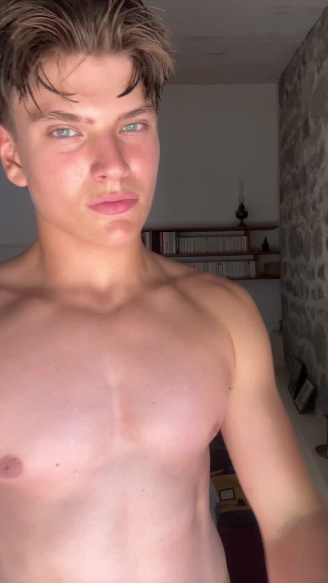 @Lyyrrr