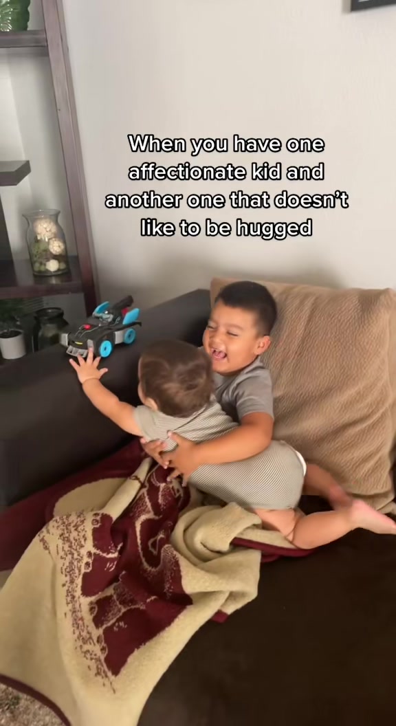 @heyclaribel