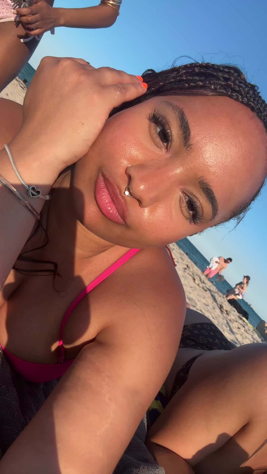 @Klarkeee