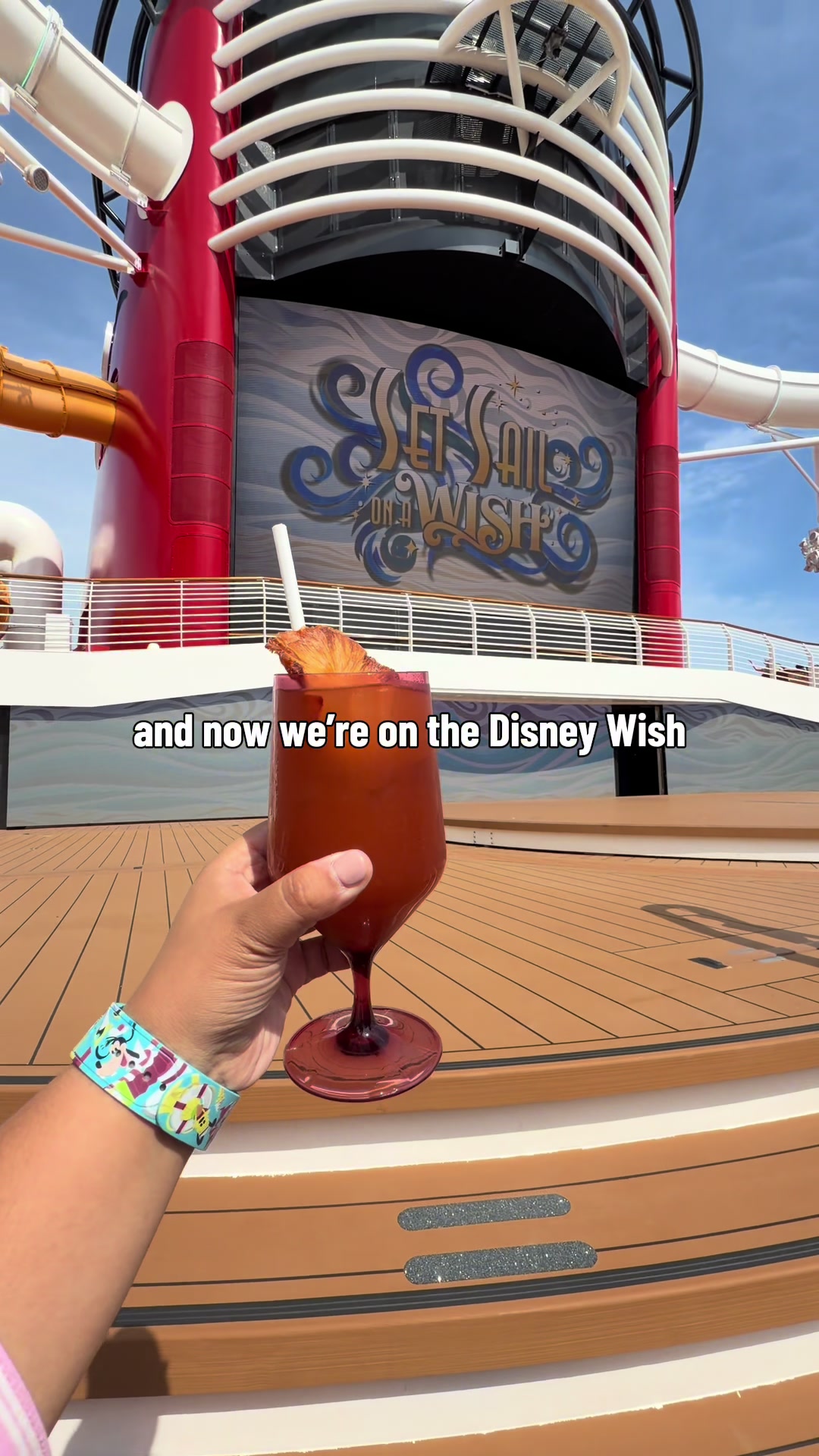 @Vicky | Disney Parks + DCL
