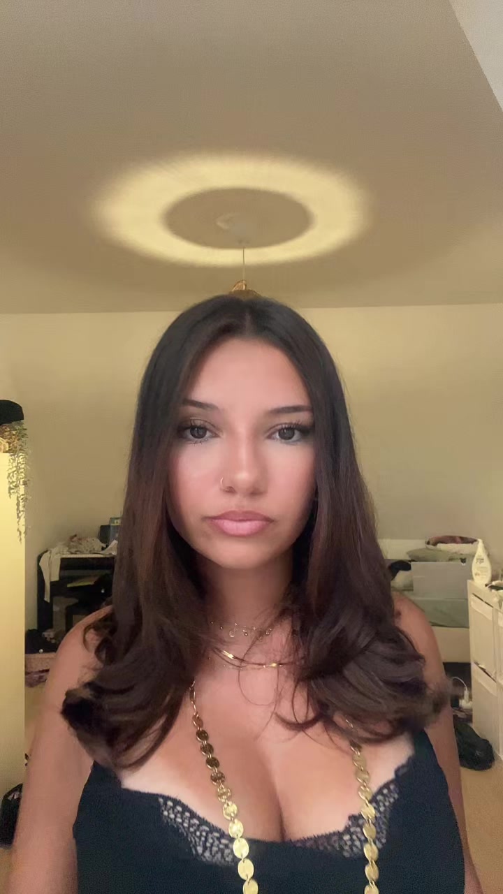 @Tha&iuml;s