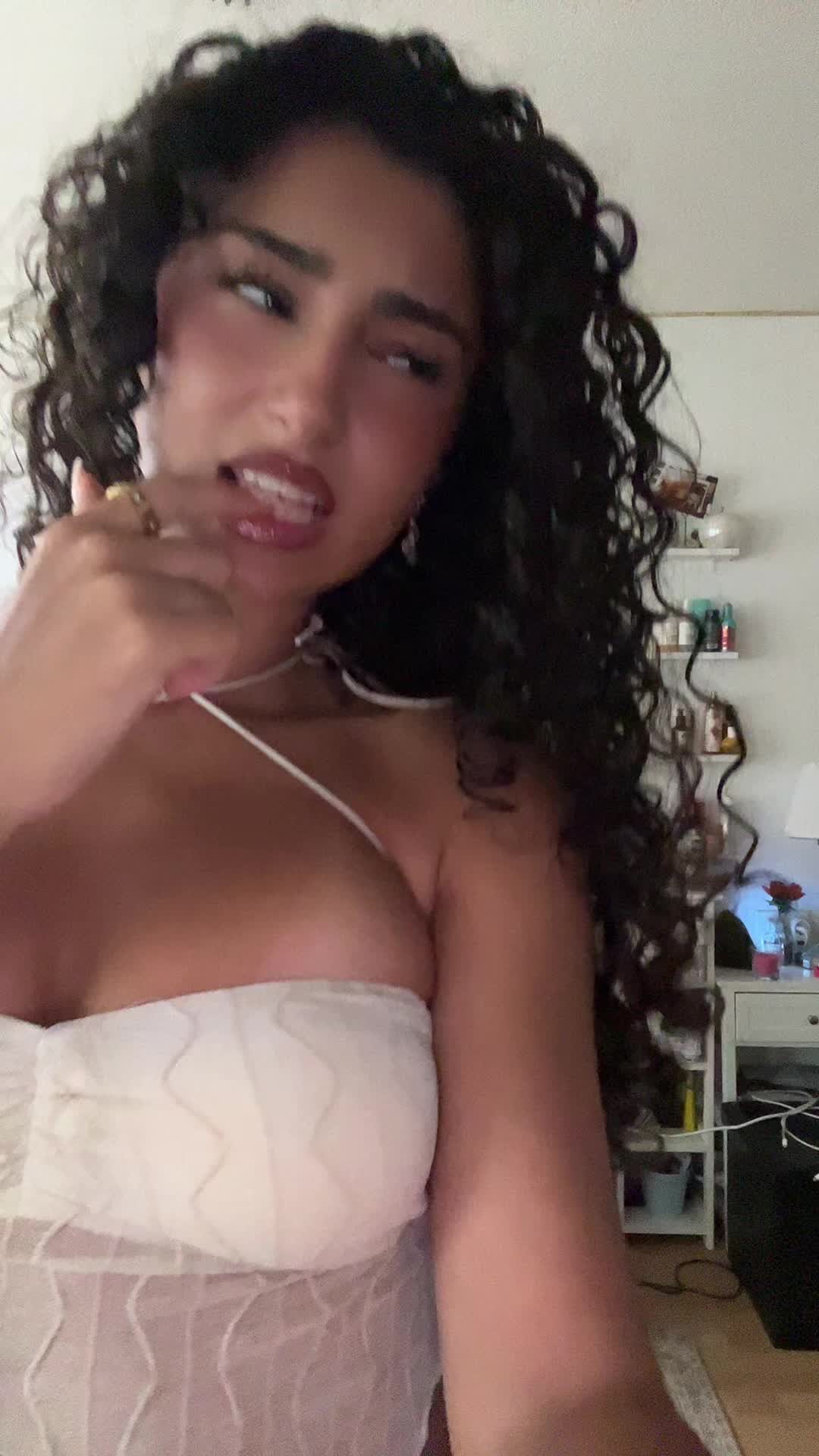 @Roxi