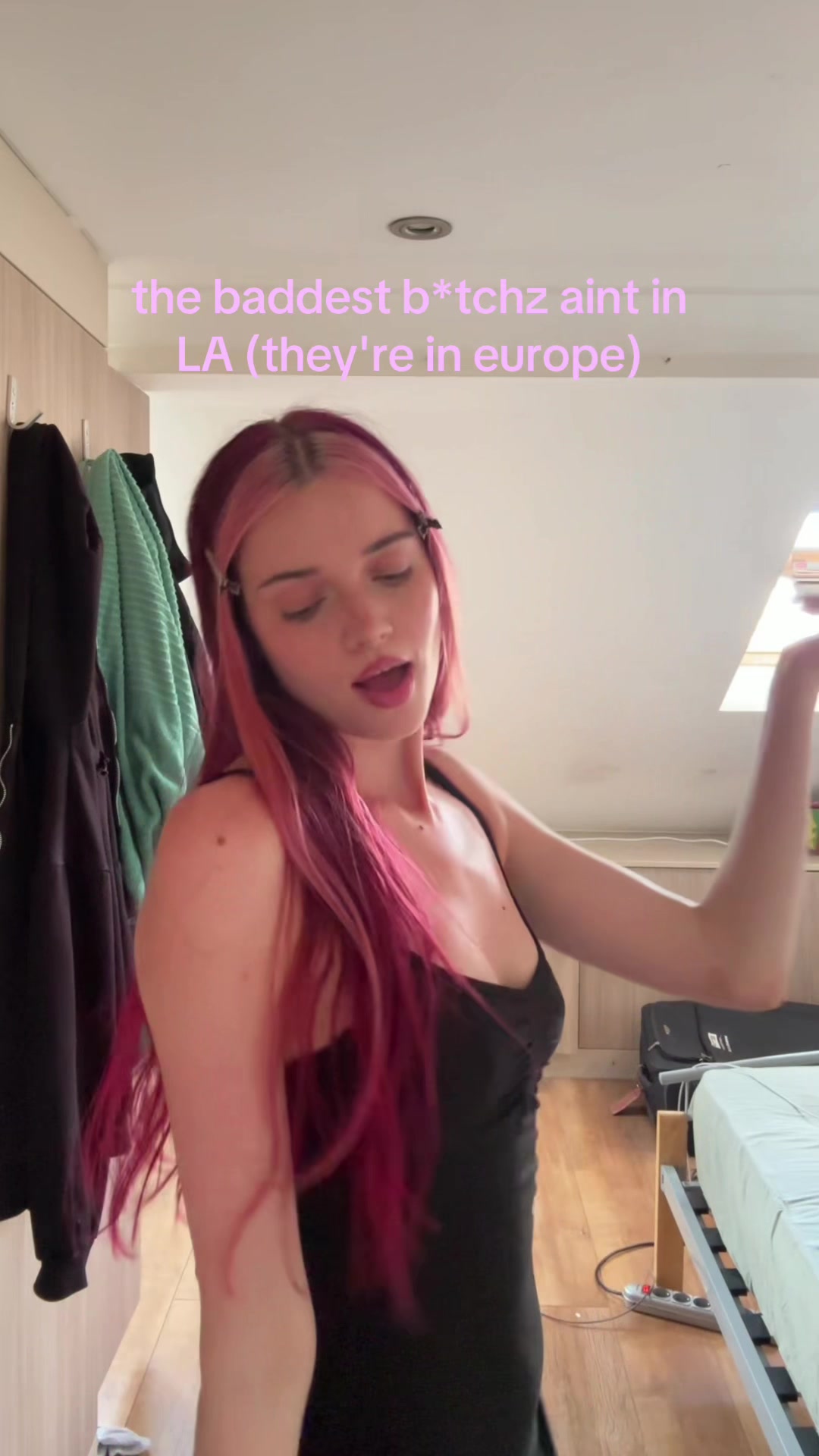 @VANÈS