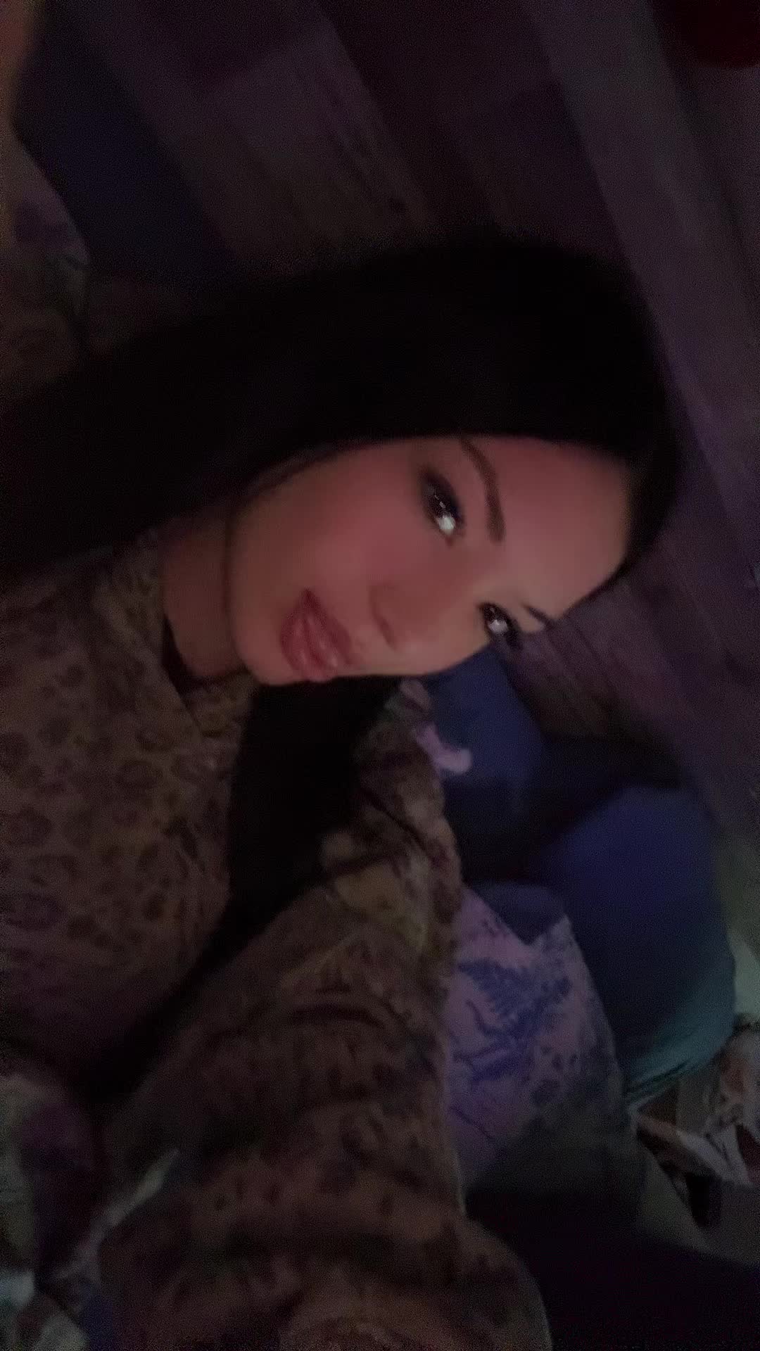 @𝖕𝖗𝖊𝖘𝖑𝖎𝖊