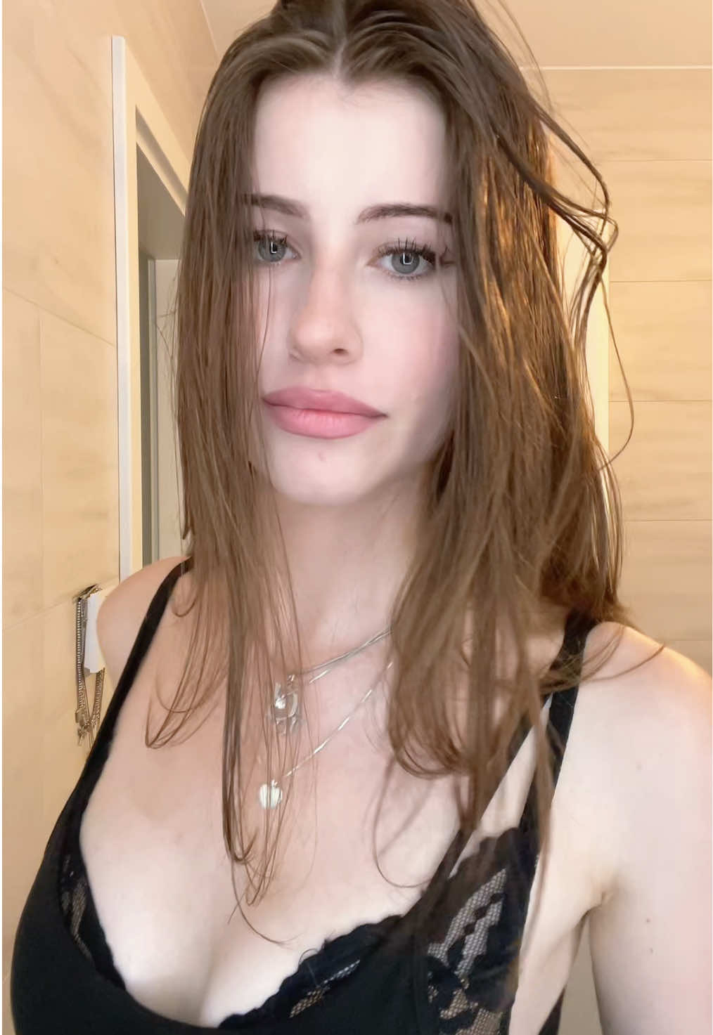 @annaiiiiiiiiiiiii