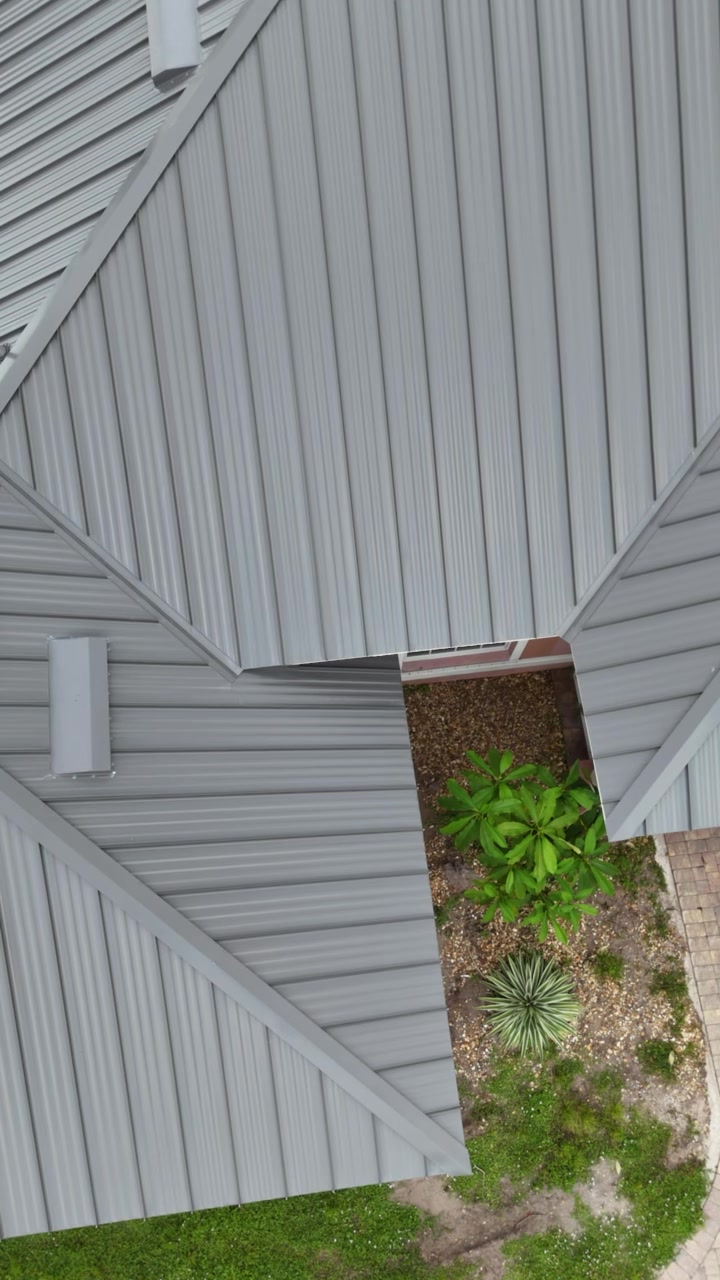 @Hustle Roofing