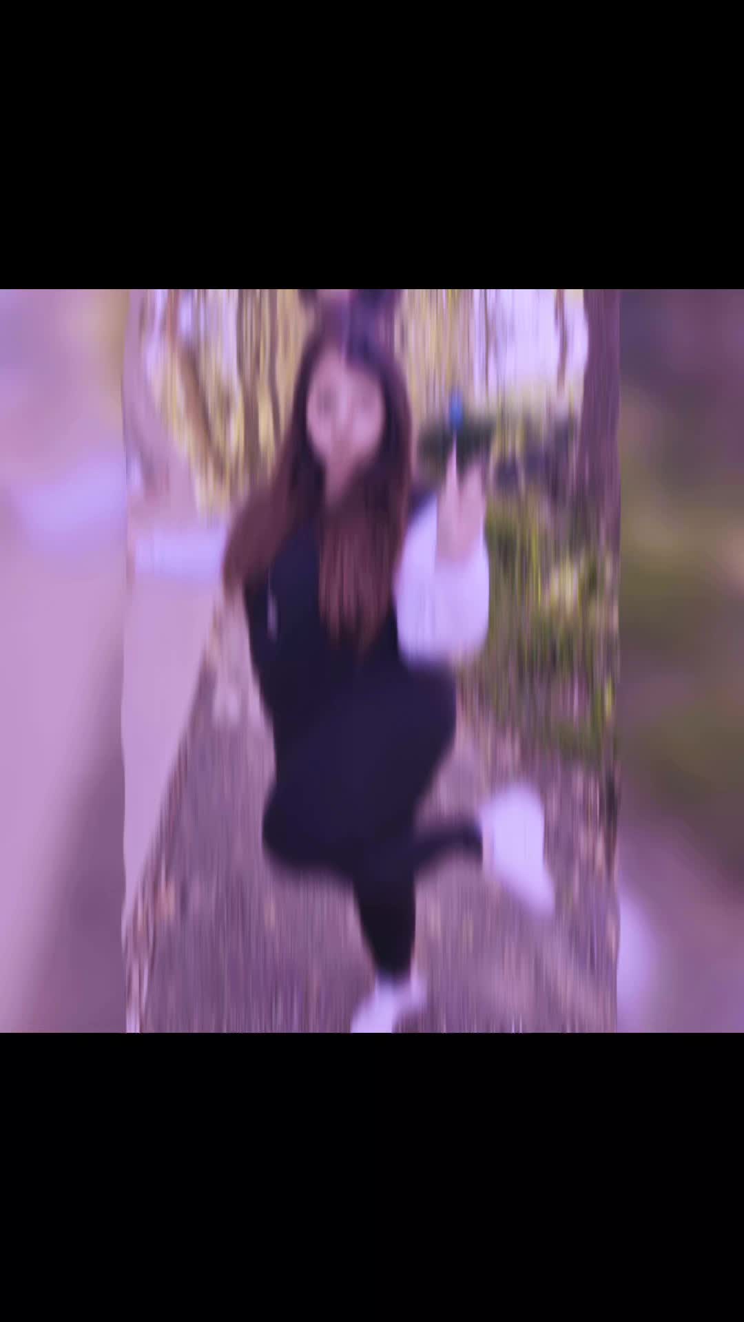 @Elli