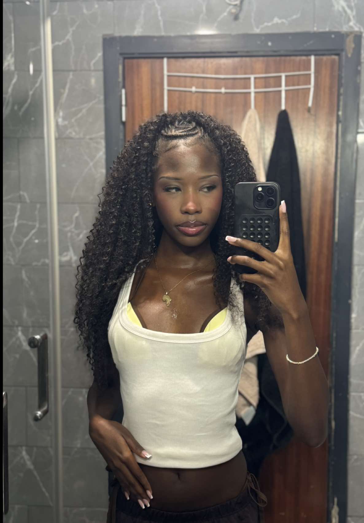 @𝐧𝐢𝐧𝐚_𝐜𝐚𝐭𝐢🥀