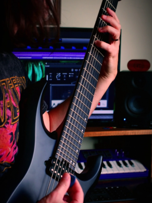 @Taylor Aguirre | Guitarist ஃ