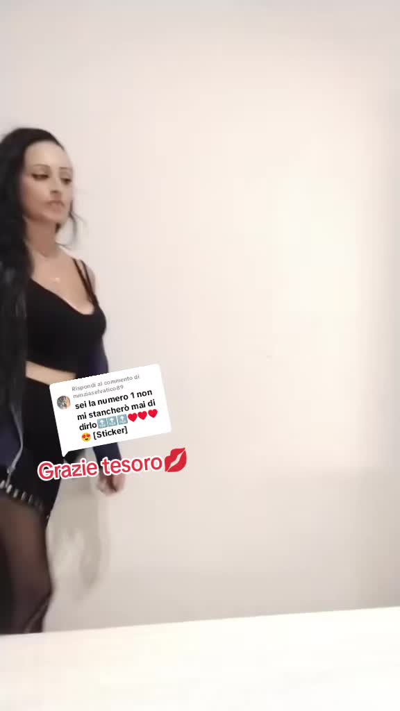 @👑🅜︎🅔︎🅡︎🅨︎👑