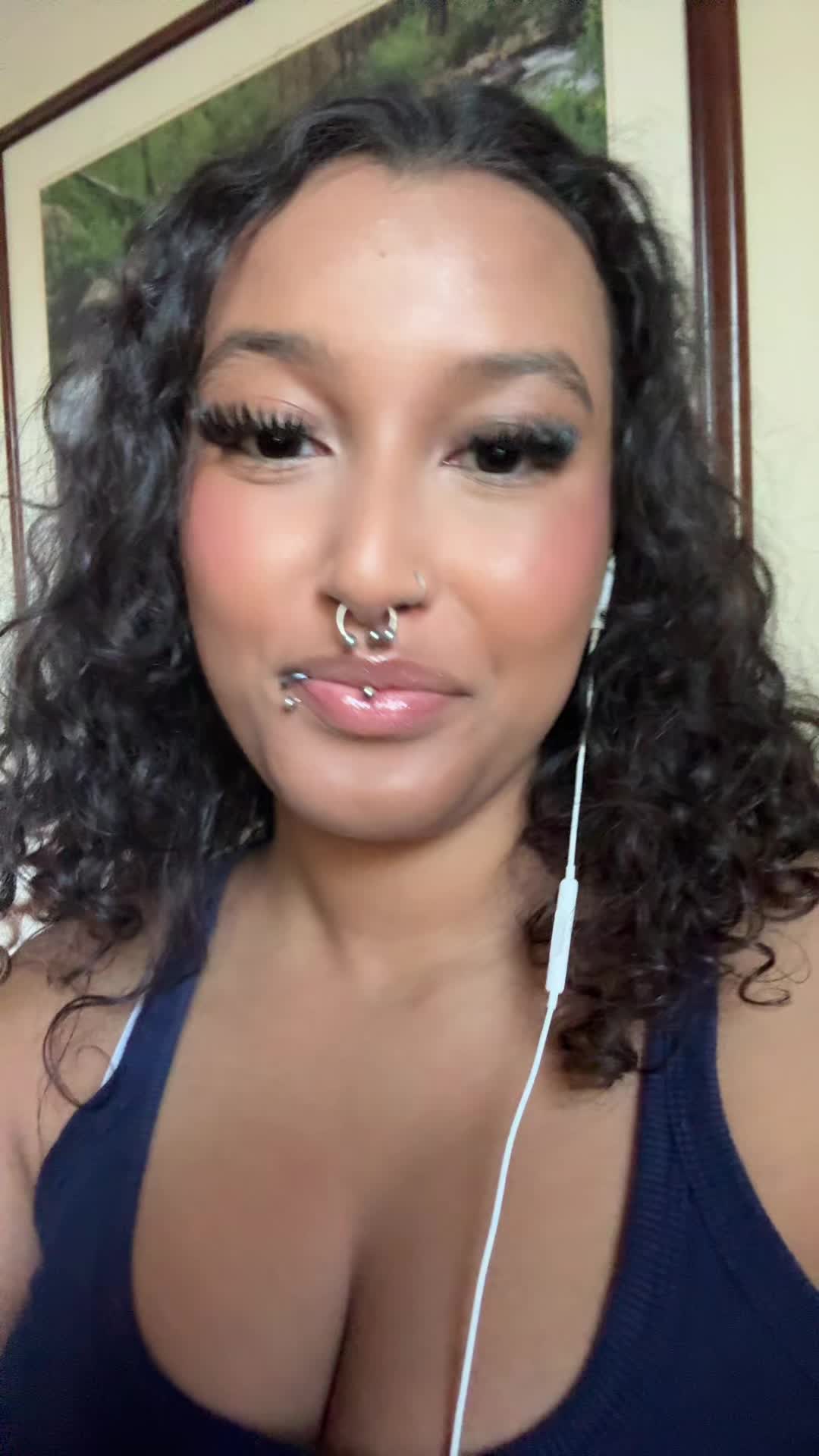 @🦄