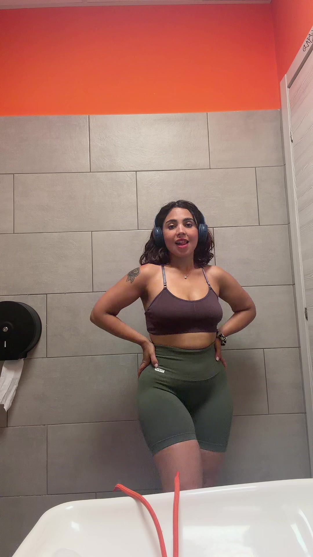 @simonaafior