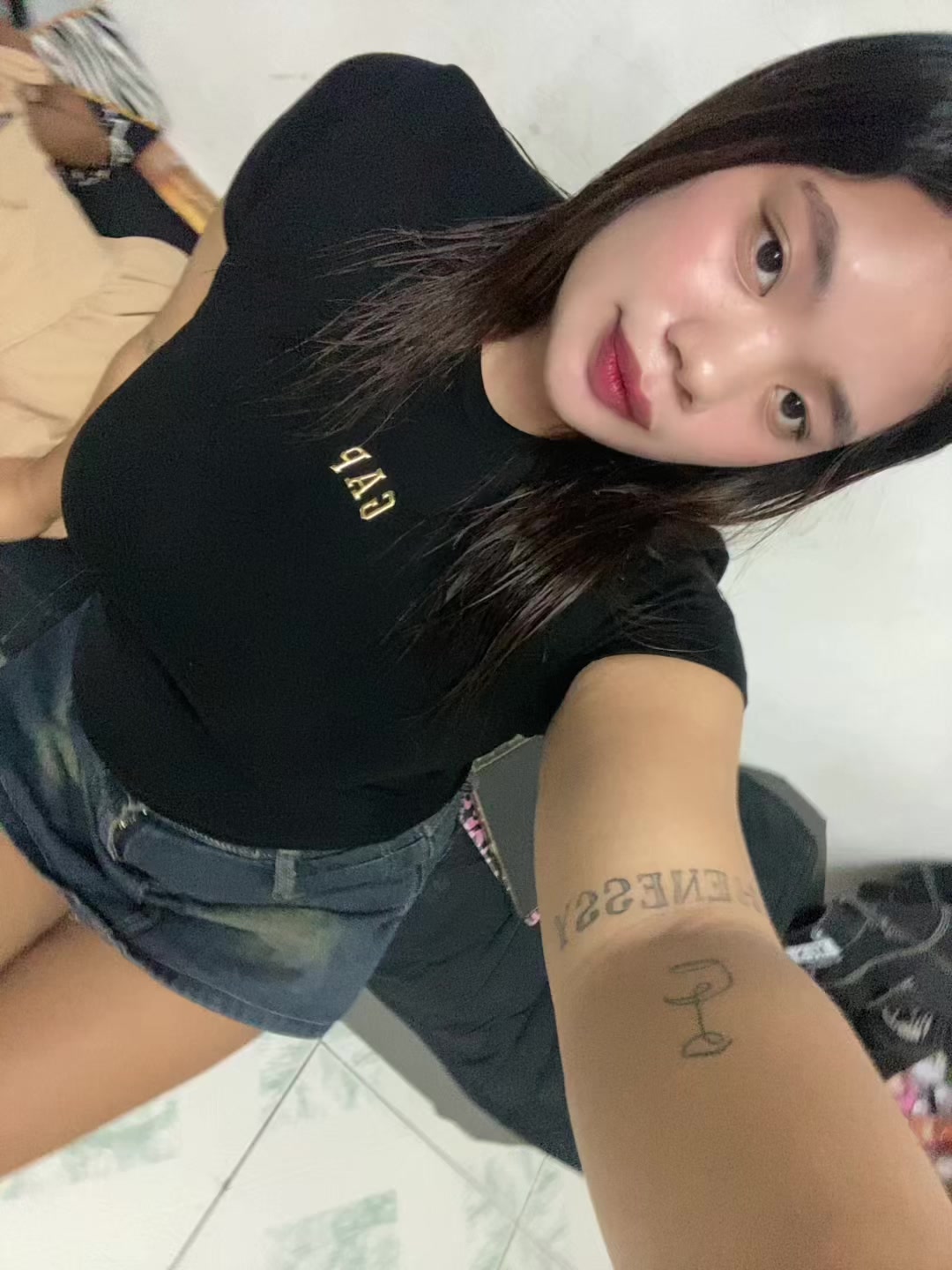@Ella 🦋