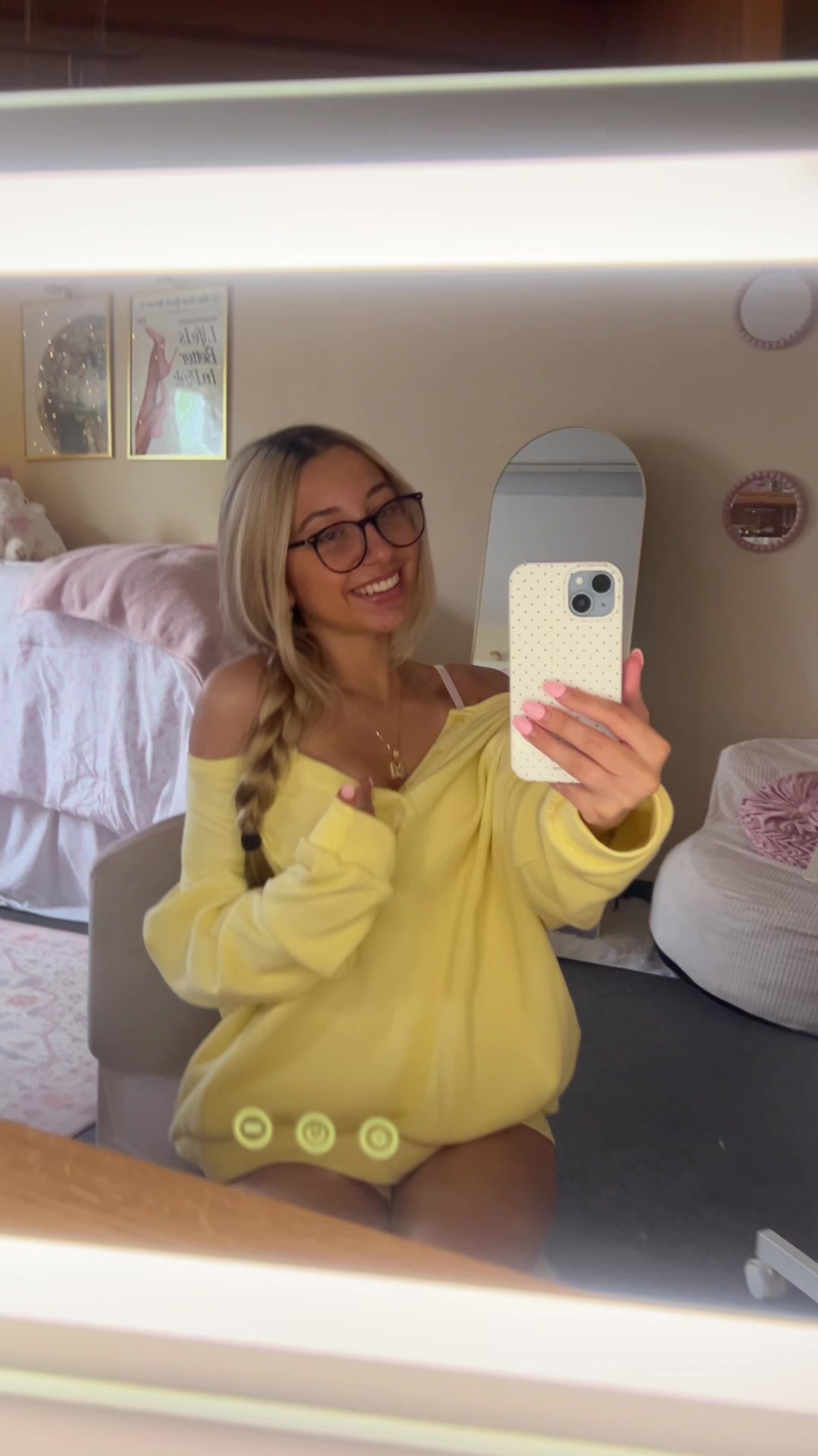 @M I A